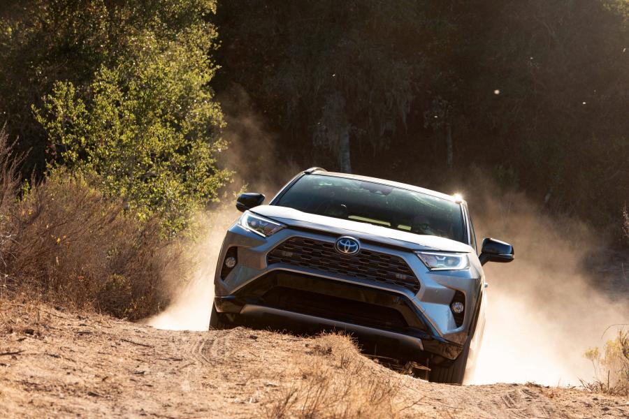  Toyota RAV4 XSE Hybrid 2018 года  (NA) (фото 32 из 71)